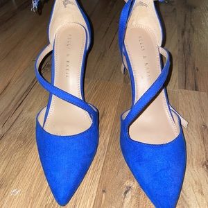Blue pointed toe heels